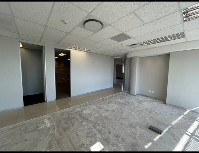 898M² OFFICE TO LET IN SANDTON CENTRAL